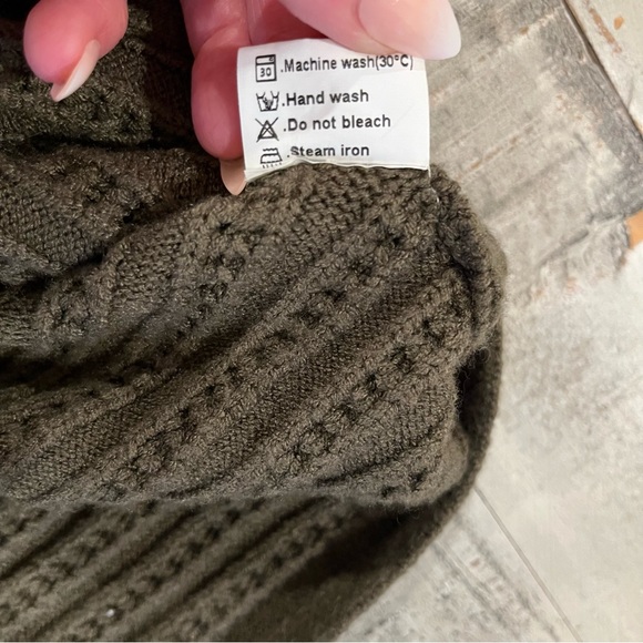 Zesica Women's Casual Long Sleeve Crew Neck Cable Knit Loose Pullover Sweater - Picture 10 of 12